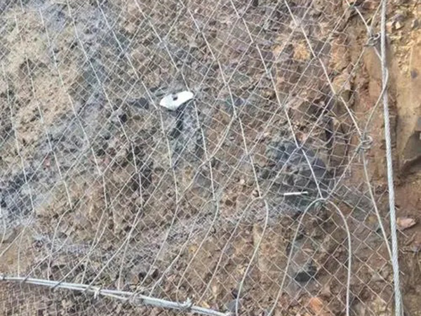 Active Rock Protection system
